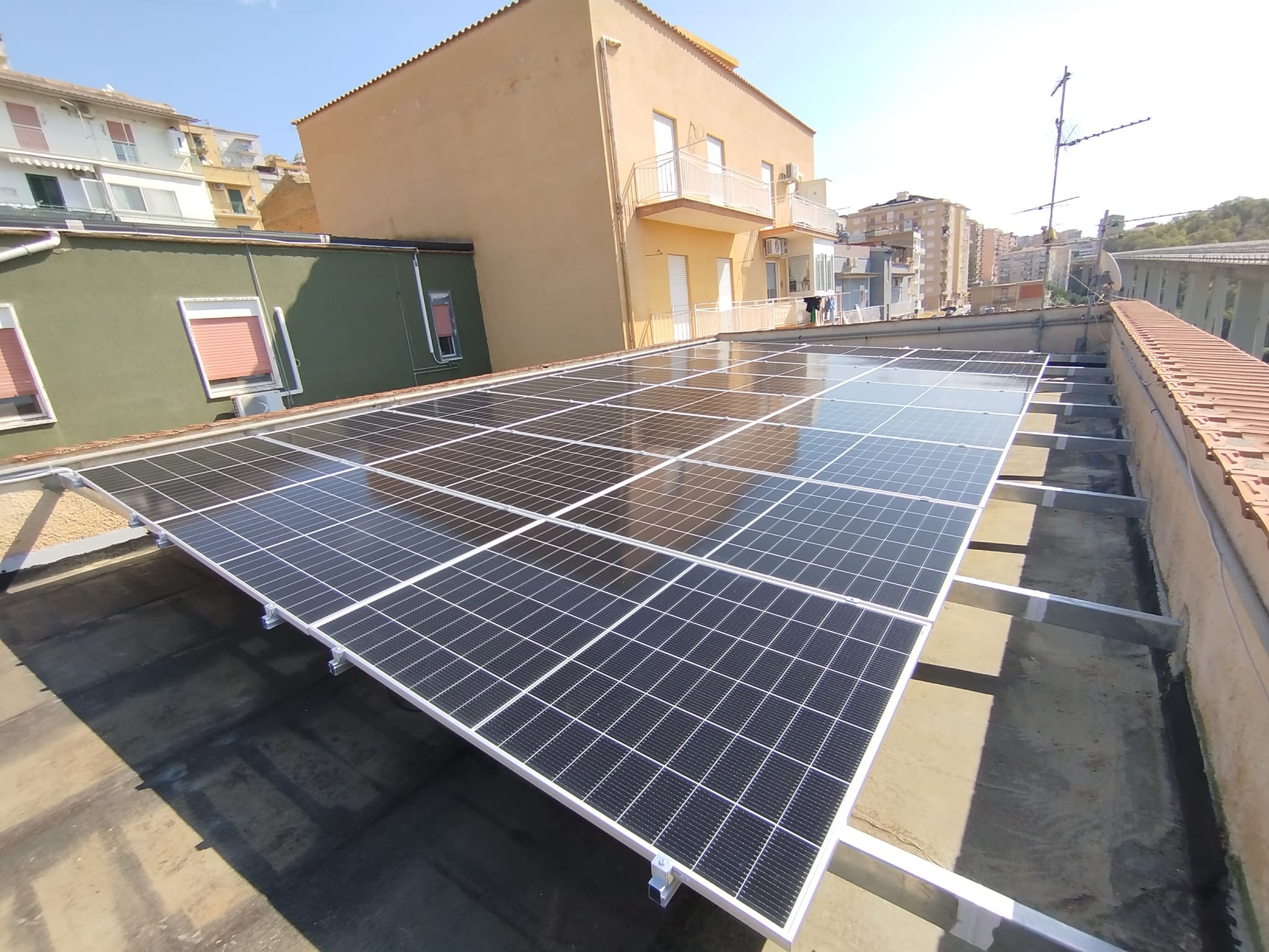 Doppio Fotovoltaico su tetto piano + accumulo in Agrigento (AG)