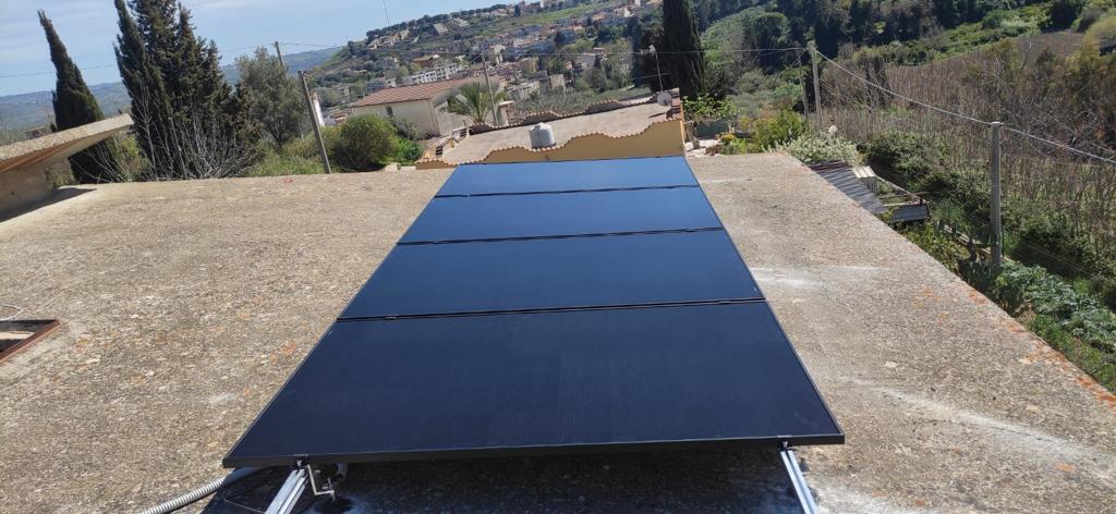Impianto residenziale su tetto a falda con accumulo